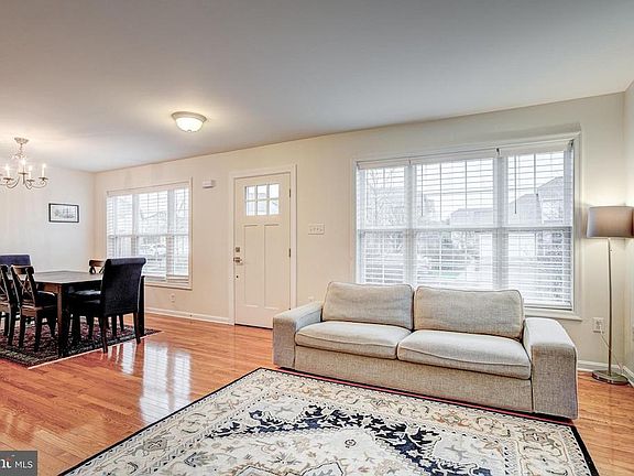 5th image of 117 Meadowhawk Ln