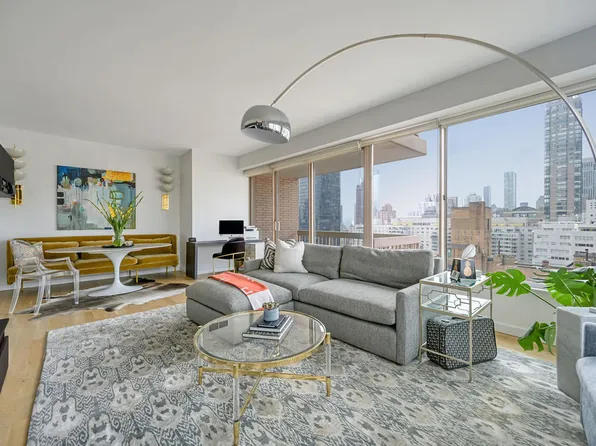 200 East 69th Street image 1 of 15