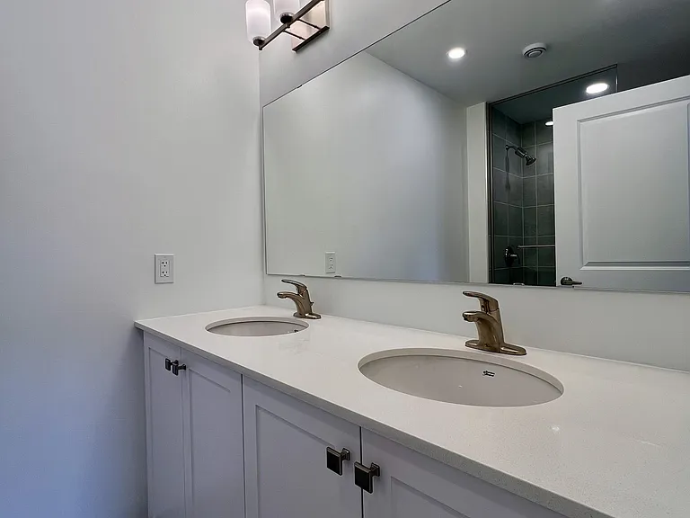19 B West St N #406 — Photo 32