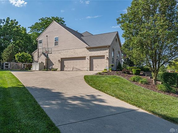 3rd image of 324 Forest Edge Dr