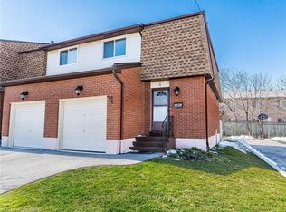 899 Stone Church Rd E #4, Hamilton, ON L8W 1B2