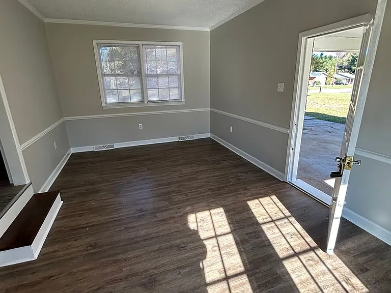 733 Marlee Dr — Photo 11
