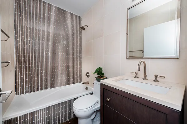Rented by R New York | media 12