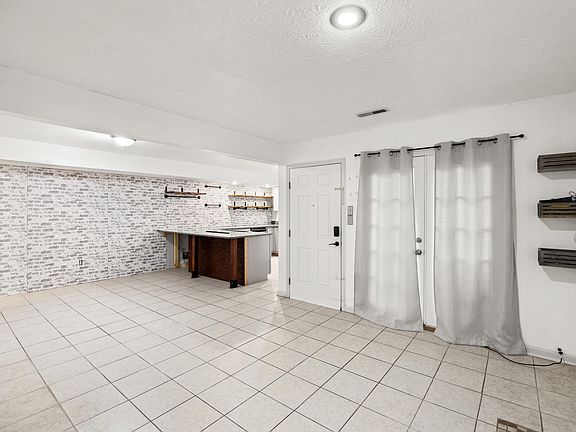 5th image of 406 Darby Creek Rd APT B