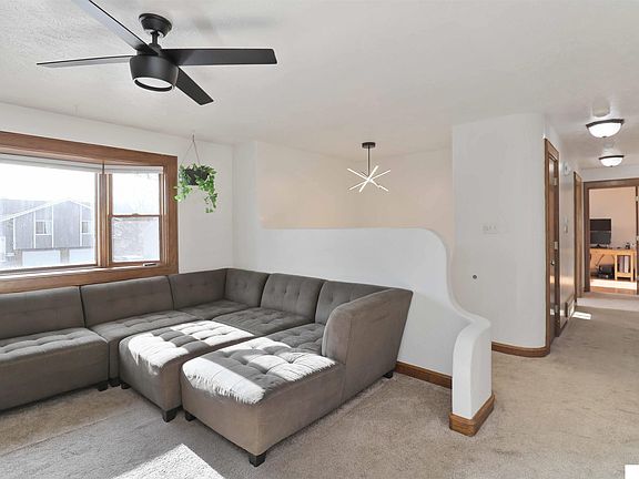2nd image of 7778 Greenleaf Dr
