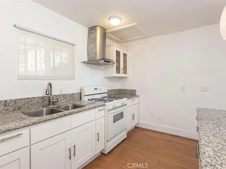 1349 N Citrus Ave — Photo 8