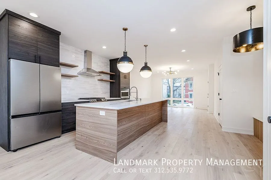 1726 W Cullerton St Unit 1 — Photo 2