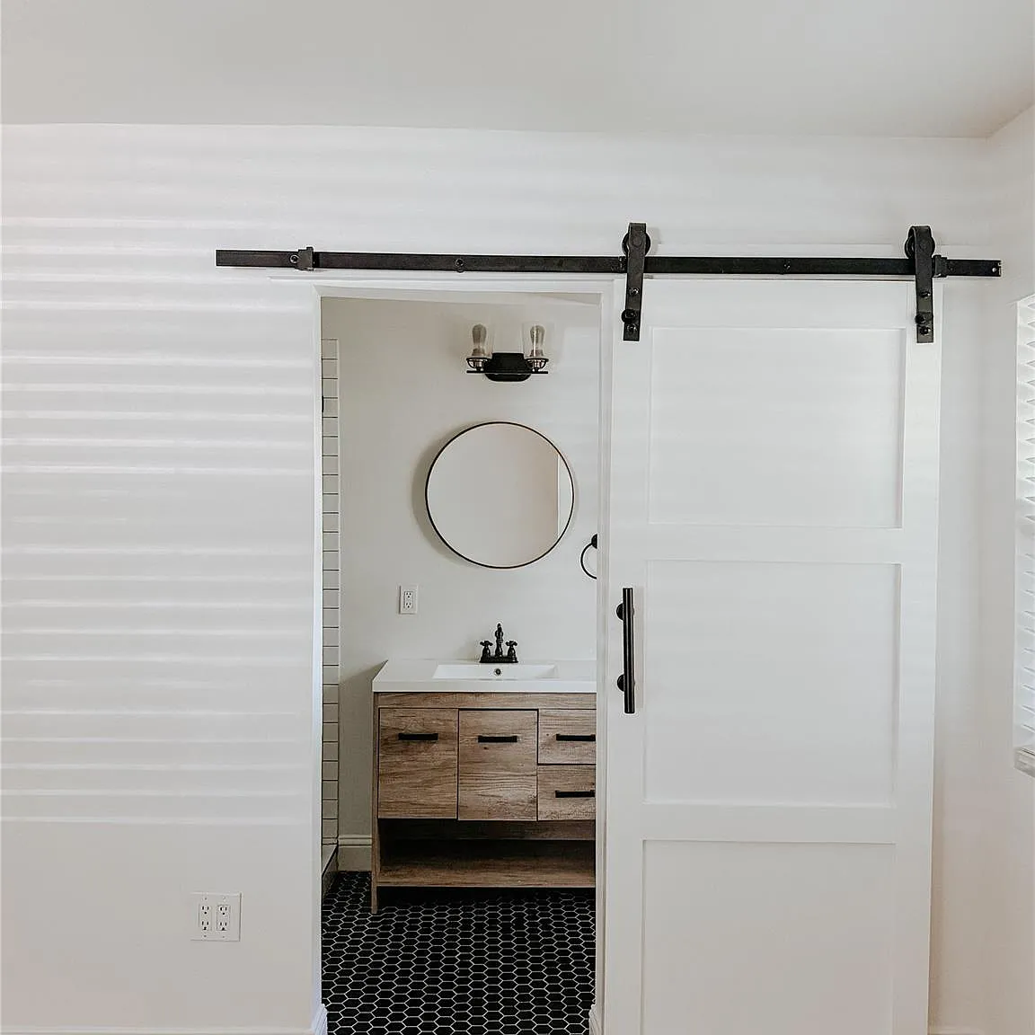 3 bed, 2.0 bath, 1430 sqft, $2,500 — Photo 4