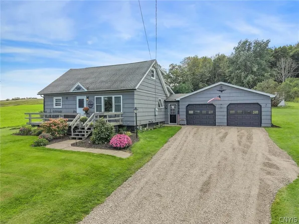 949 North Rd, Tully, NY 13159
