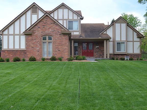 3rd image of 17651 Maple Hill Dr