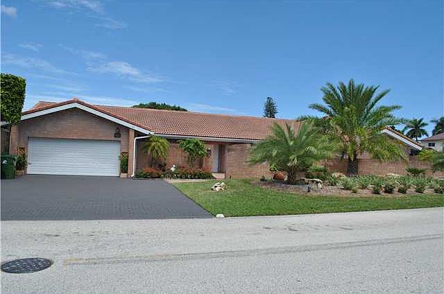 1st image of 2831 NE 59th St