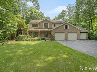 7806 Stonehaven Dr SE, Ada, MI 49301