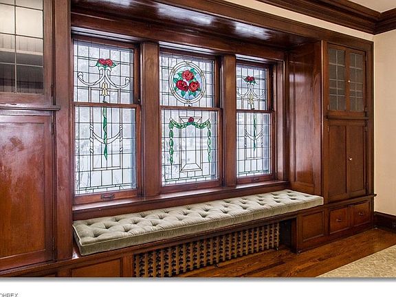 5th image of 2876 Fairmount Blvd