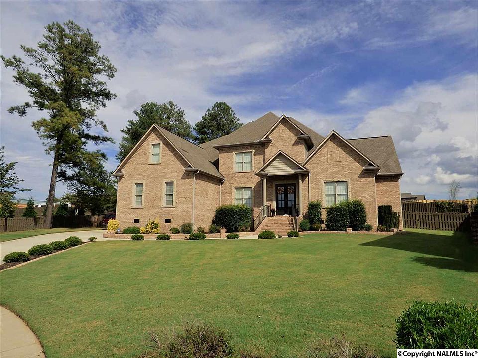 1st image of 211 Silverado Dr