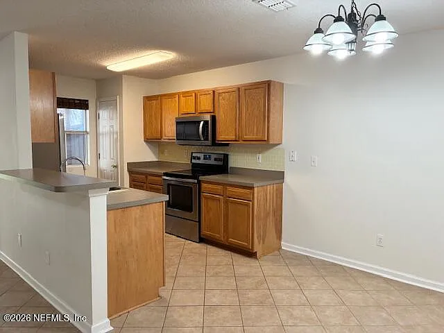 2135 Ashland St — Photo 9