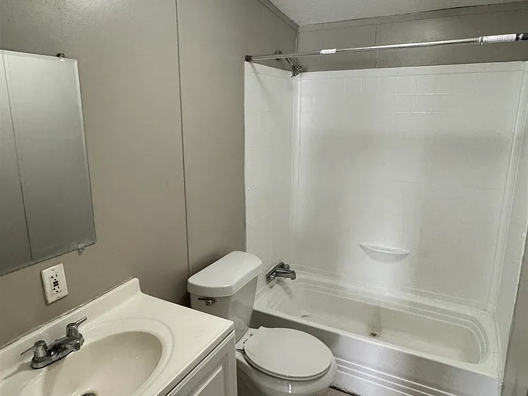 288 W Brooks Rd — Photo 8