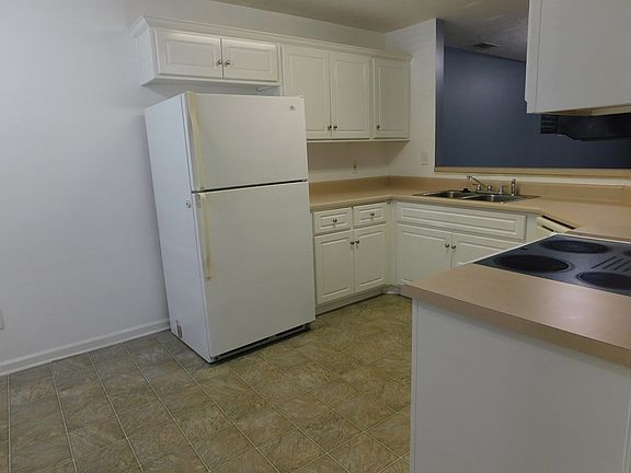 3rd image of 137 Photinia Dr