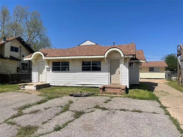 614 S 6th St, Clinton, OK 73601