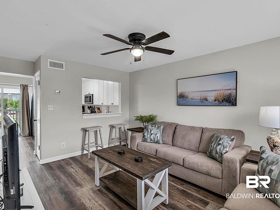 4th image of 113 W 6th Ave #4