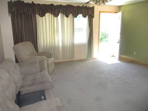 5th image of 7060 Sherwood Ave