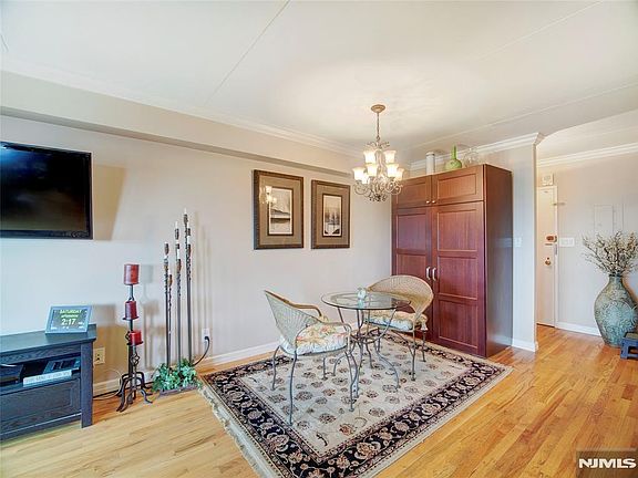 4th image of 250 Gorge Rd APT 22F
