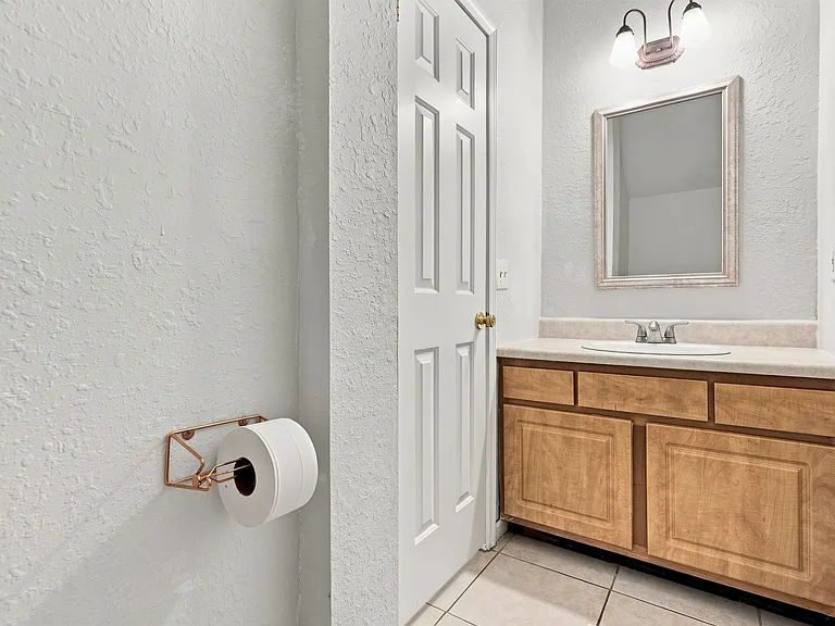 114 Cedar St #6 — Photo 12