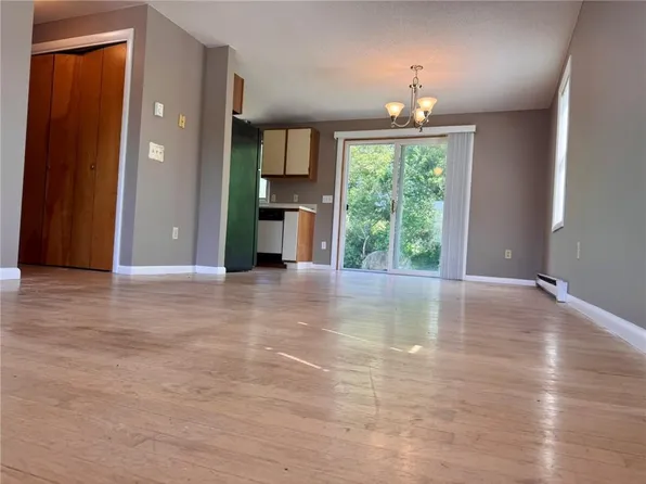16 Castle Rock Dr #D, Charlestown, RI 02813