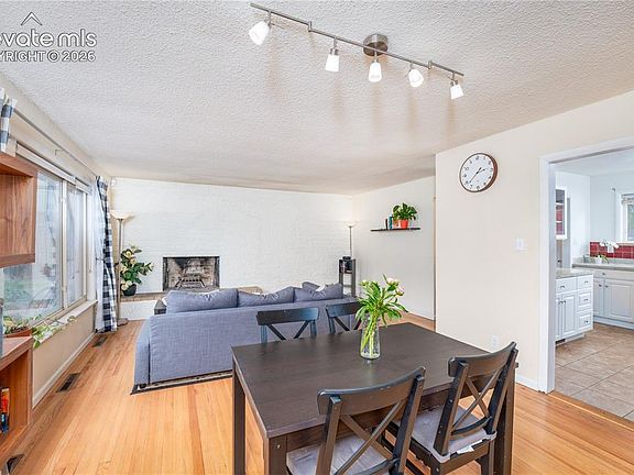 5th image of 1009 Parkview Blvd