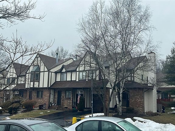 2nd image of 18 Cambridge Dr