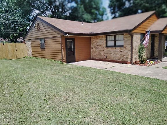 2nd image of 714 Crest Dr
