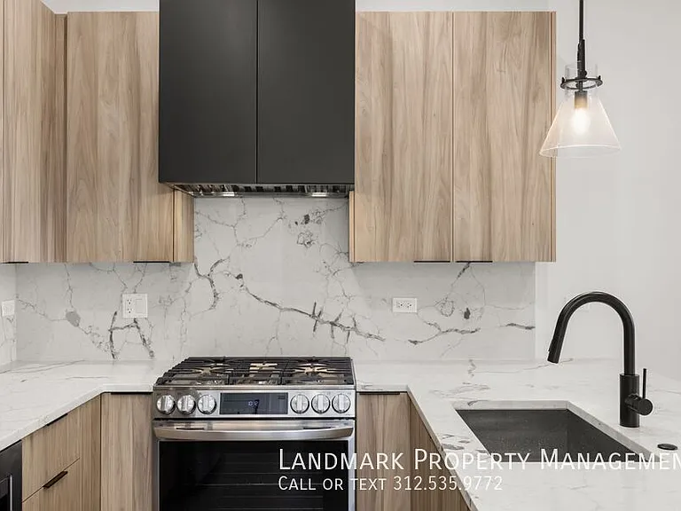 1545 N Artesian Ave #3 — Photo 6