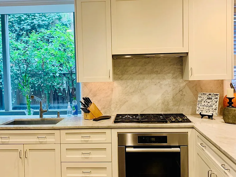323 Pine St #1F — Photo 8
