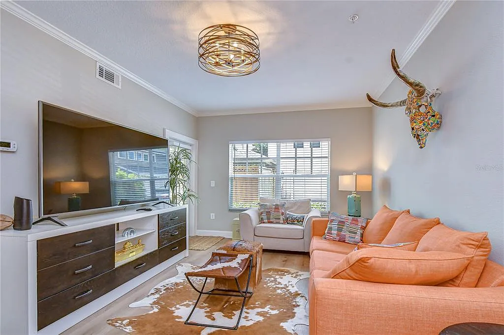 1 bed, 1.0 bath, 604 sqft, $3,000 — Photo 2