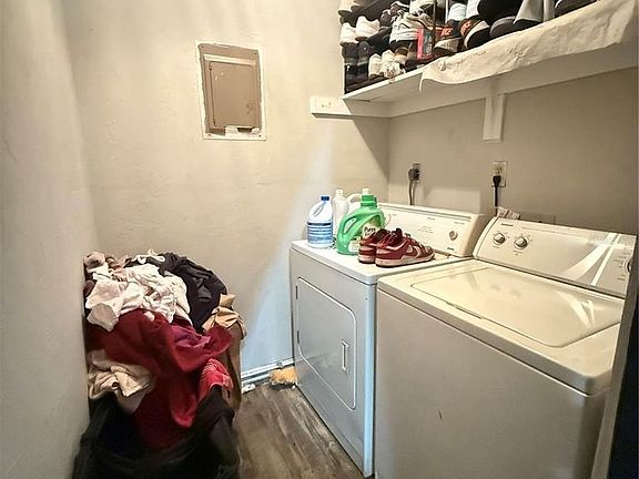 2nd image of 615 SW 11th Ln APT A