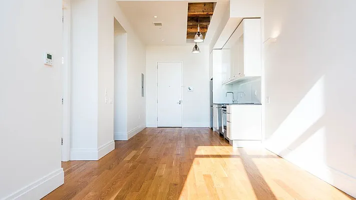 Rented by Nooklyn NYC LLC | media 43