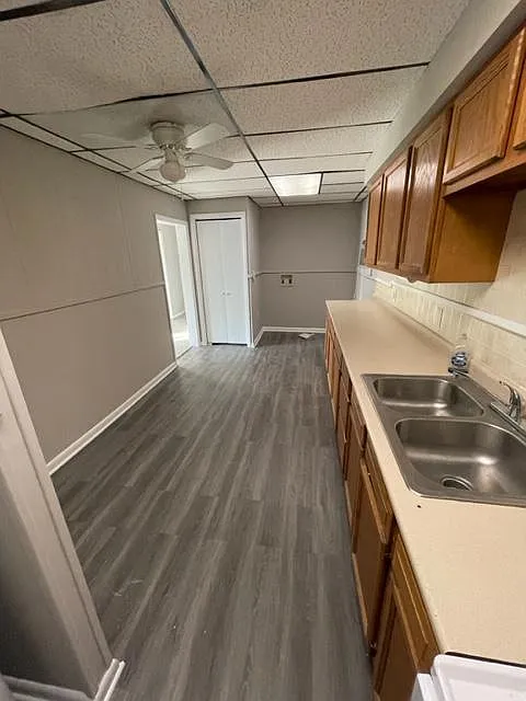 Building Photo - 111 W Cecil Ave #4