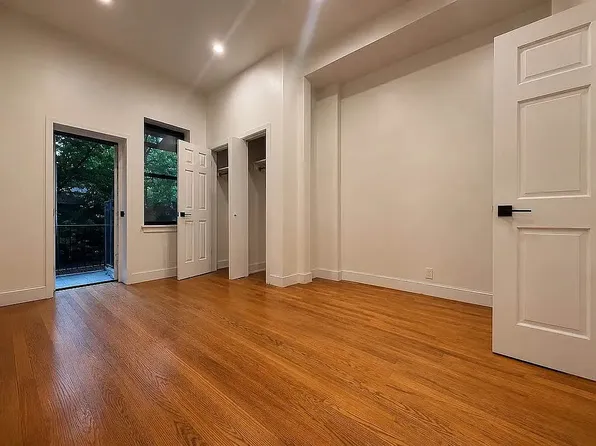 769 4th Ave APT 1L, Brooklyn, NY 11232