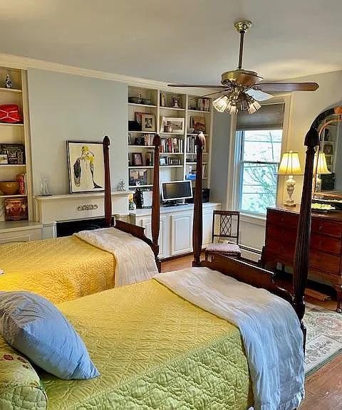 2nd Fl front room could be LR or BR