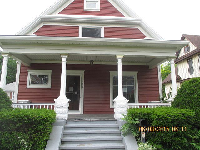 1st image of 805 W Oak St