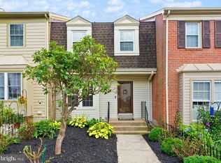 9923 Whitewater Dr, Burke, VA 22015