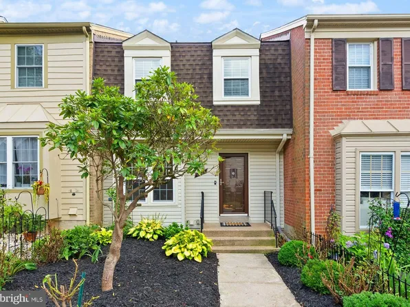 9923 Whitewater Dr, Burke, VA 22015