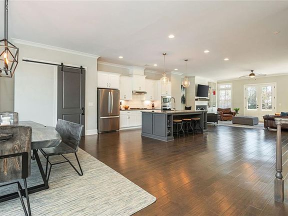 5th image of 12561 Arnold Mill Rd