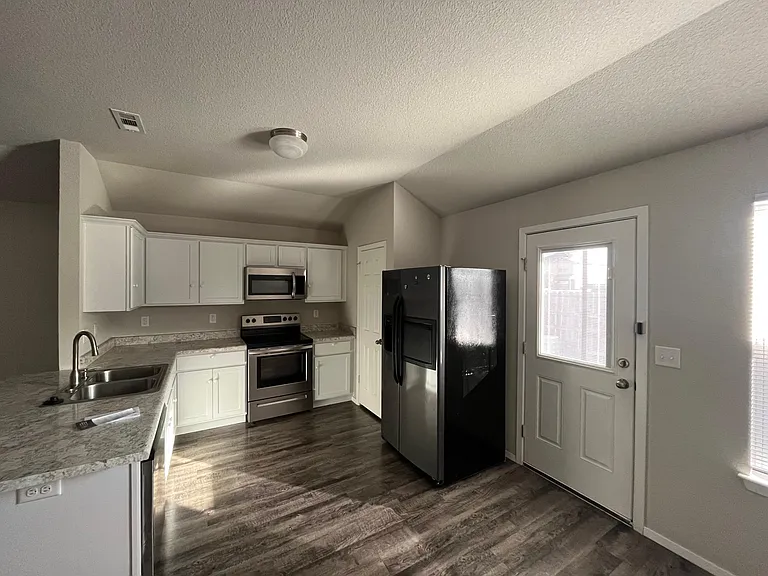 1322 S Scissortail Ln — Photo 3