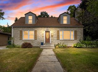 704 W La Salle Ave, Glendale, WI 53209