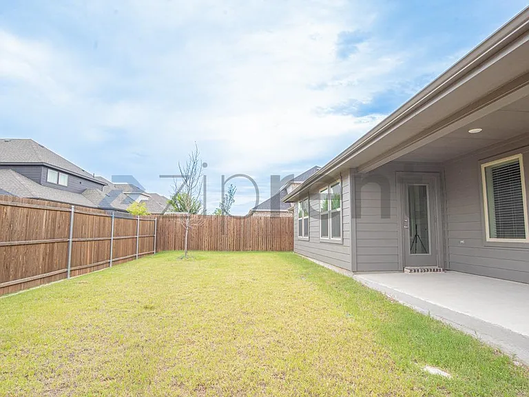 3412 Riverlawn Dr — Photo 23