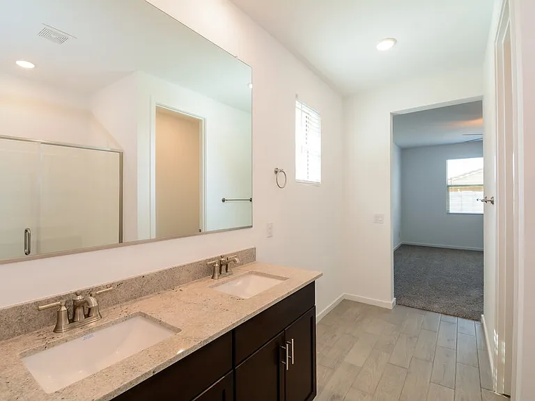 12641 W Daley Ln — Photo 10