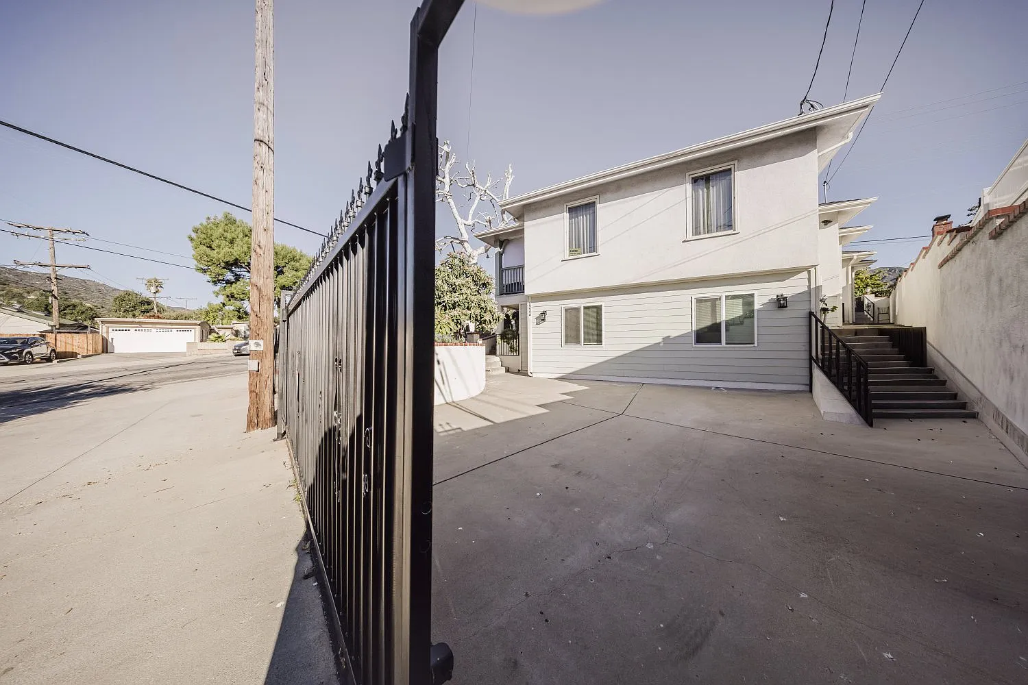Studio, 600 sqft, $2,395 — Photo 2