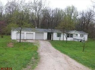 221 Willow Creek Rd, Winfield, MO 63389