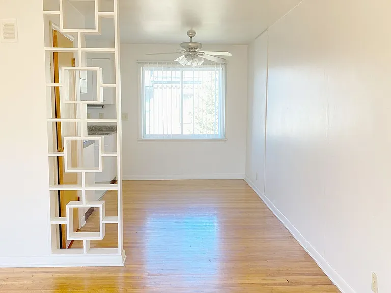 Harney Square Apartments - Blackstone District — Photo 4