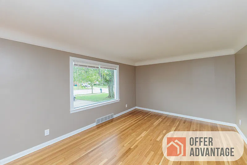 4 bed, 2.0 bath, 1622 sqft, $1,900 — Photo 2
